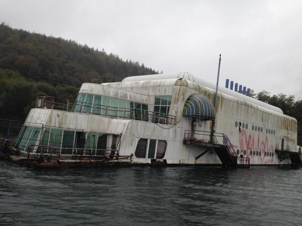 un restaurant Mc Donald's flottant au canada